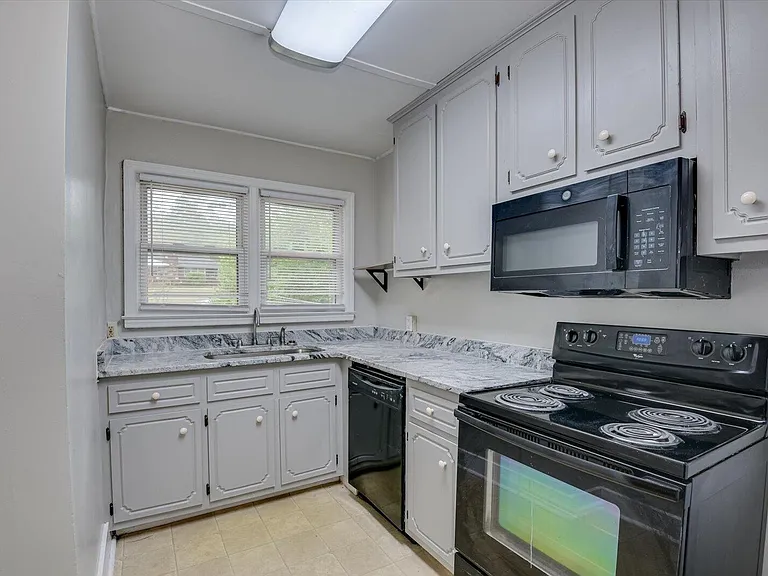 1011 Georgia Ave #3 — Photo 10