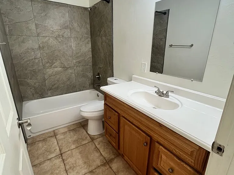 1303-1313 W Cedar St — Photo 18