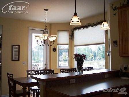 5th image of 3482 Canterbury St