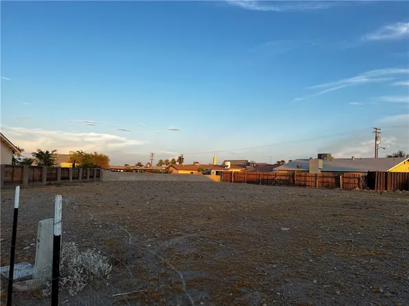 2031 Carty Pl #10, Needles, CA 92363