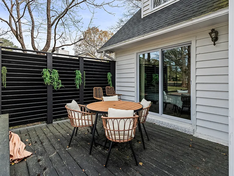 27 Fitzroy Dr — Photo 34