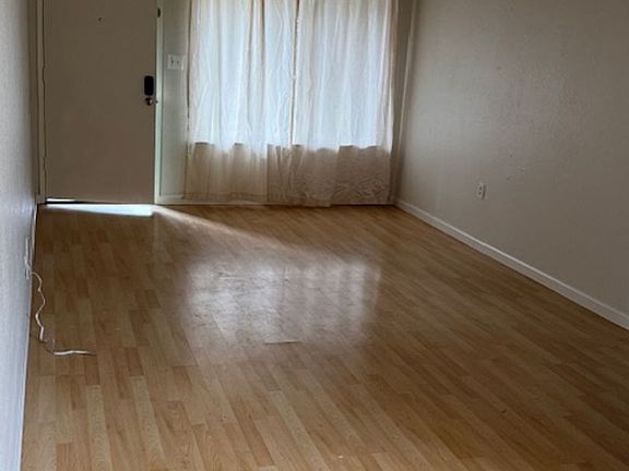 3rd image of 5832 Palm Ave