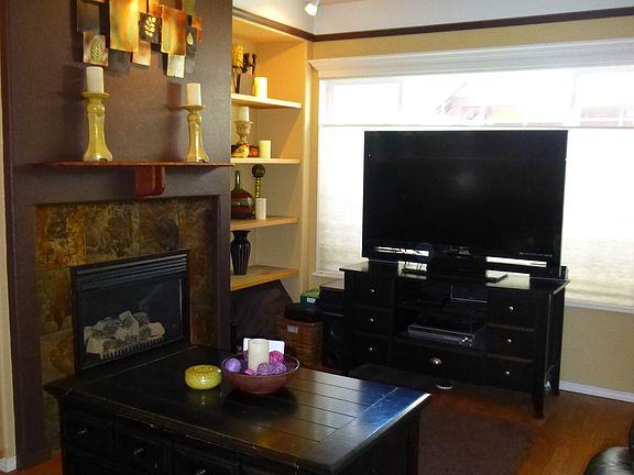 3rd image of 1331 Bridgecourt Way