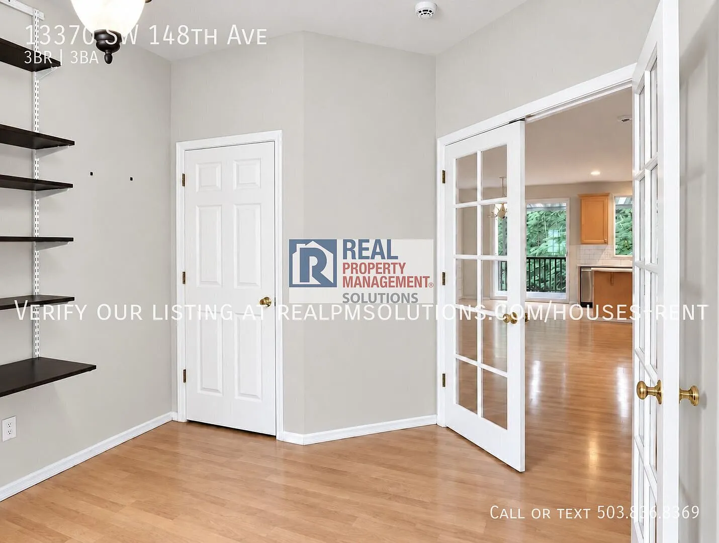 Spacious End-Unit Townhome with Wooded Views, Two-Car Garage & Bonus Room — Photo 4