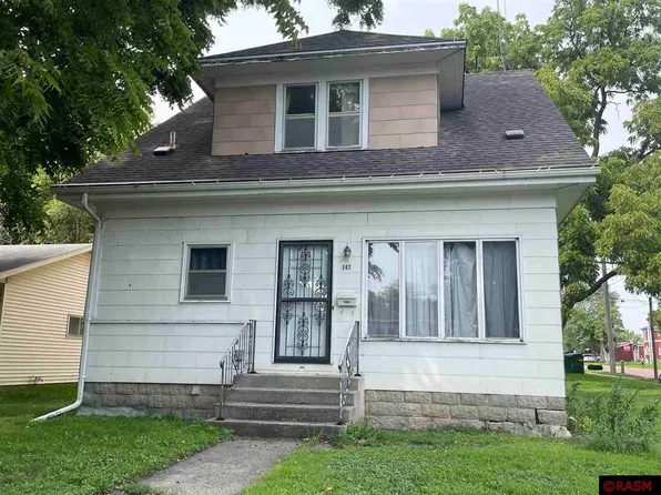 147 1st St SE, Madelia, MN 56062