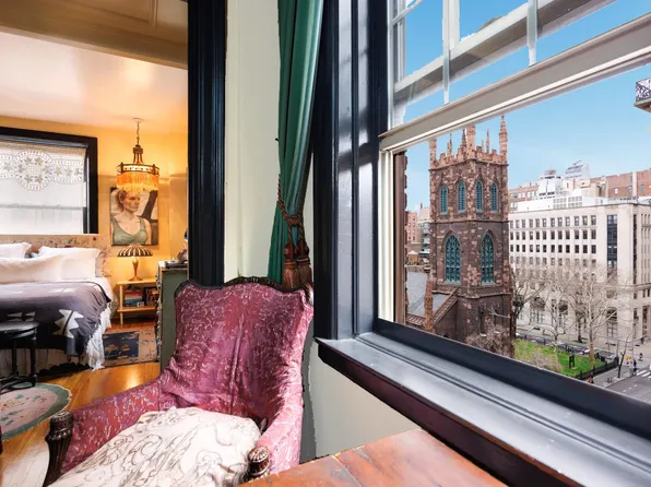 41 5th Avenue image 1 of 11