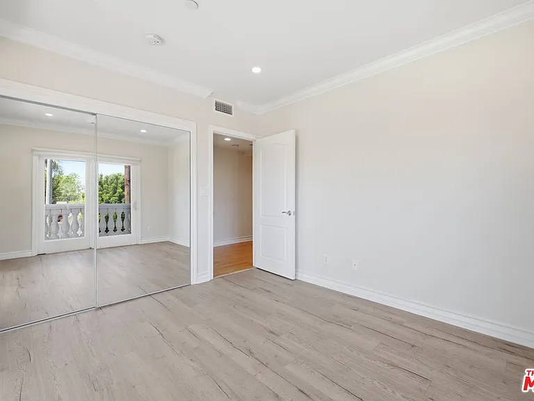 1838 Westholme Ave #203 — Photo 45
