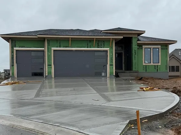 6010 Apache Dr, Shawnee, KS 66226