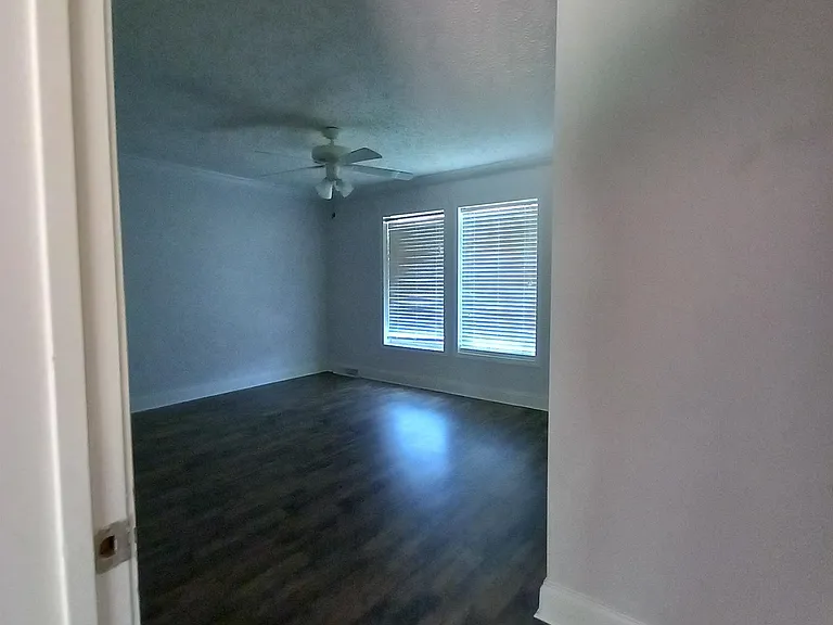 1013 Morningdale St — Photo 7