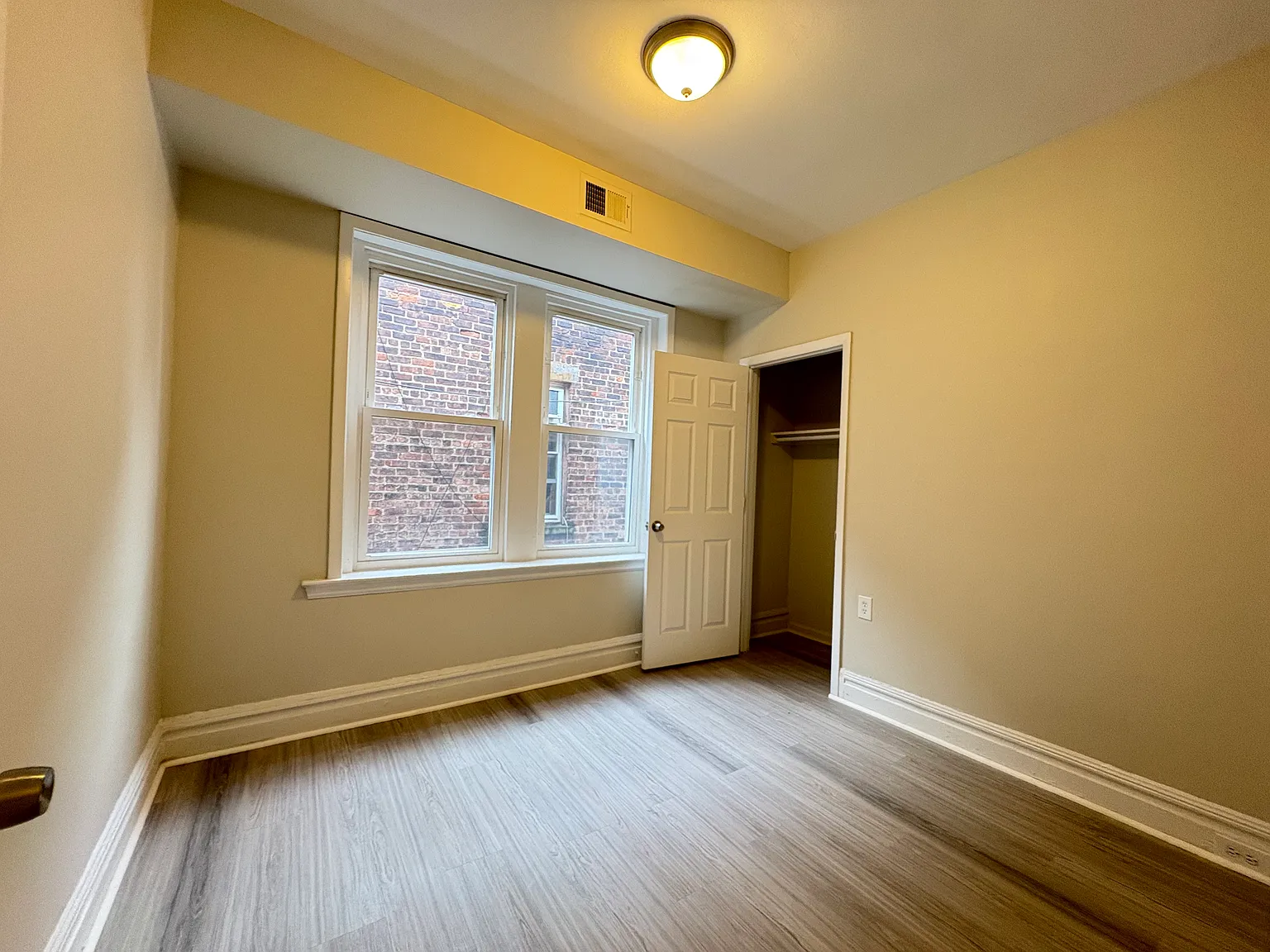 2 bed, 800 sqft, $1,995 — Photo 3