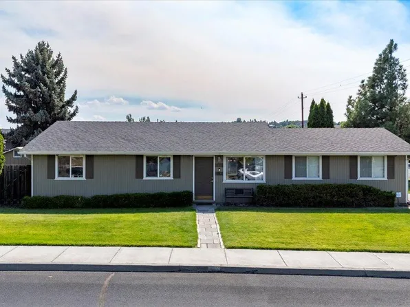 1712 SW 35th St, Redmond, OR 97756