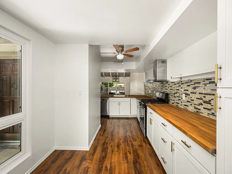 24 Redwood Tree Ln — Photo 19