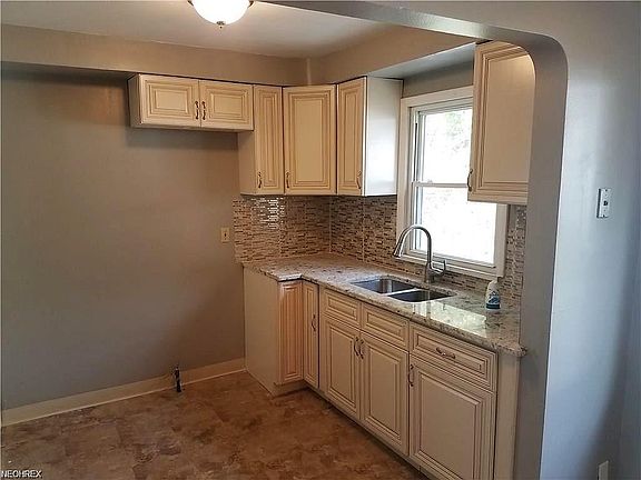 2nd image of 5135 E 126th St