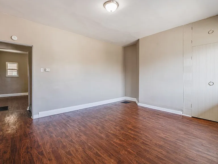 2120 Salisbury St S — Photo 7
