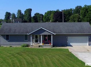 900 W Maple St, Canton, IL 61520