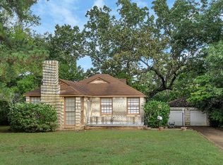 909 Highland Dr, Palestine, TX 75801