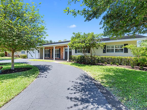 3rd image of 7501 Plantation Road