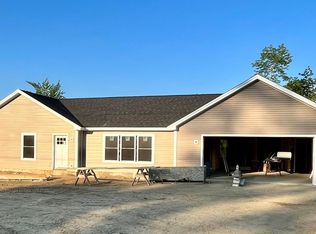 75 Knoll Crest Dr, Bangor, ME 04401