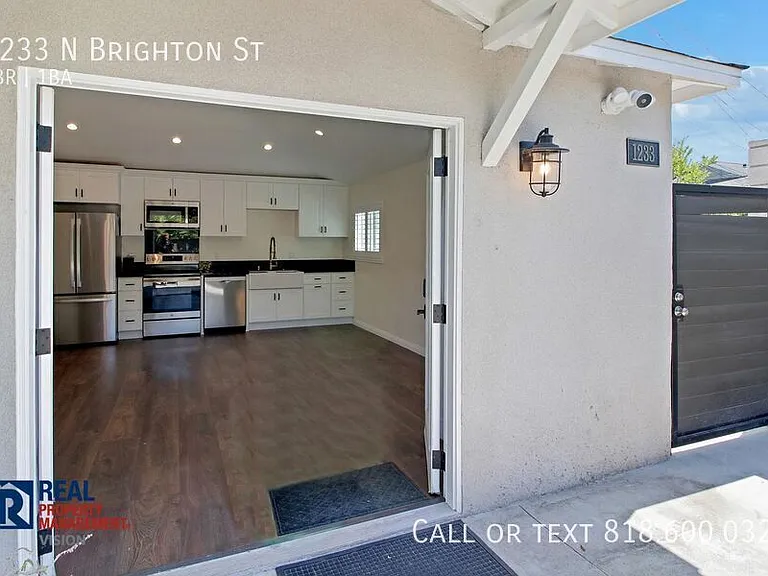 1233 N Brighton St — Photo 4