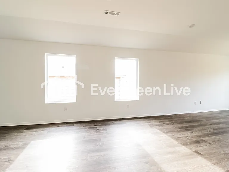 7024 Potomac Trl — Photo 3