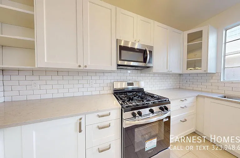 18347 Saticoy St #31 — Photo 22