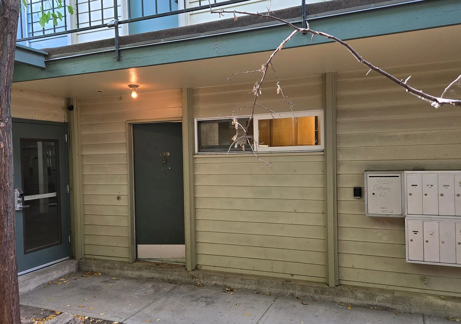1842 Canyon Blvd — Photo 2