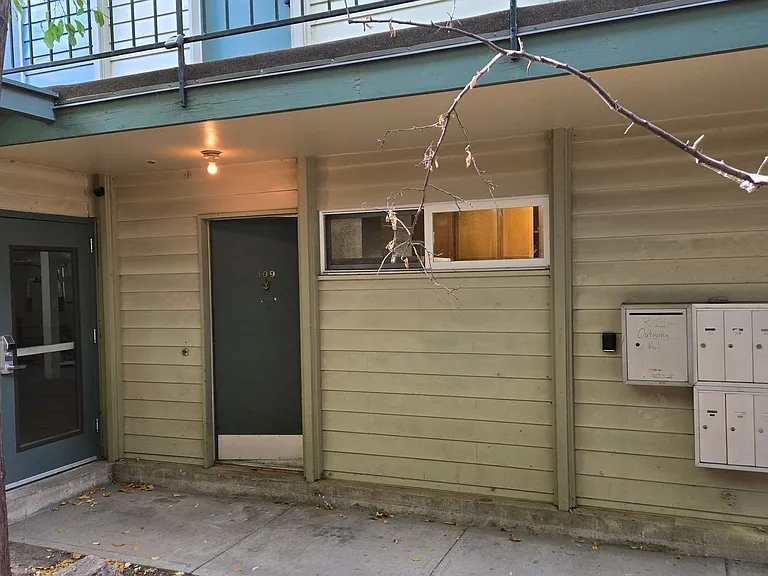 1842 Canyon Blvd — Photo 2