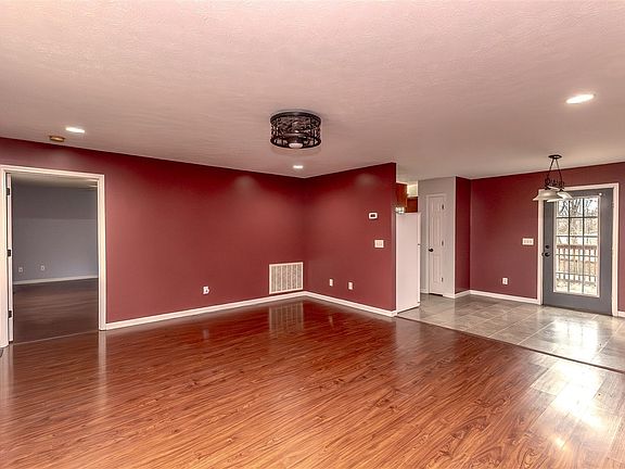 4th image of 105 Friendship Church Rd