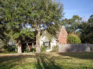 3100 Magnolia Ln, Ocean Springs, MS 39564