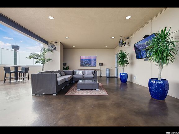 2nd image of 215 Center #607