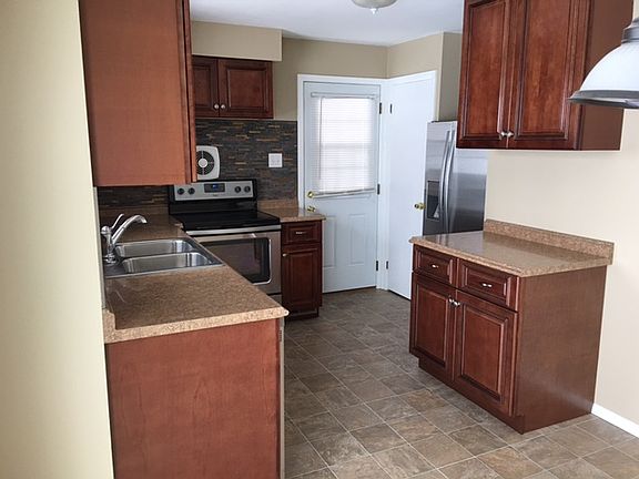 4th image of 5218 Oxford Dr