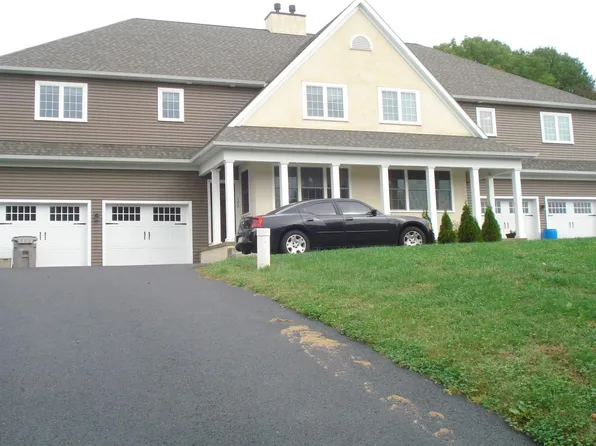 177 W Charlotte St, Millersville, PA 17551