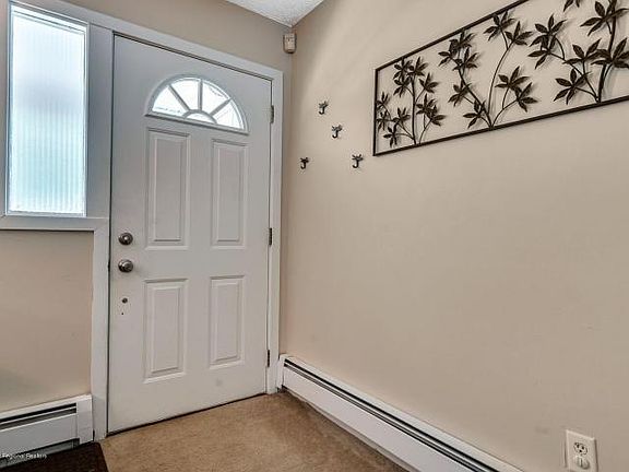 5th image of 79 Oak Hill Dr