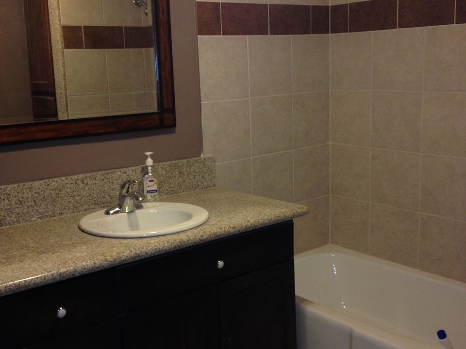 2nd image of 571 Las Flores Dr