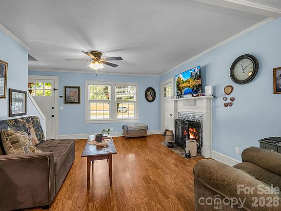 4th image of 173 Maple St