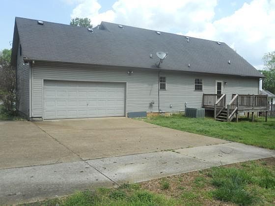 2nd image of 109 Cedar Bend Ct