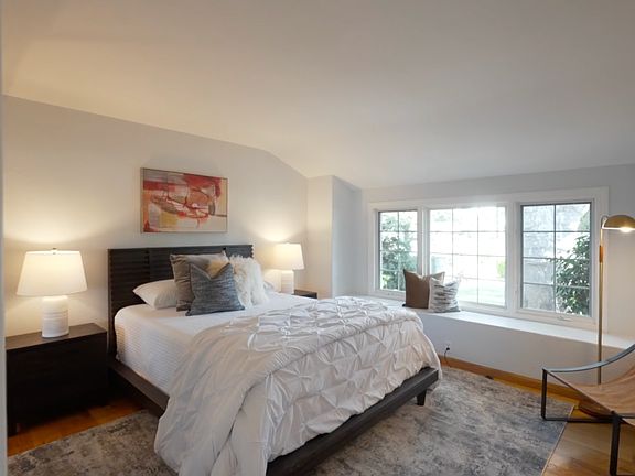 2nd image of 2414 Villa Nueva Way