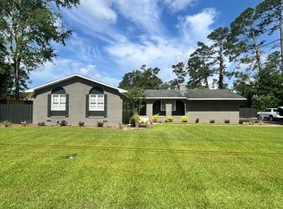 2202 Gornto Rd, Valdosta, GA 31602