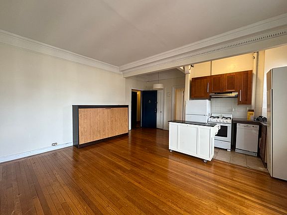 4th image of 504 W 110th St #12L