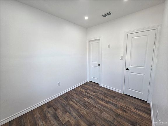 5th image of 721 S Vermont Ave