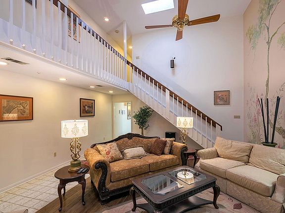4th image of 4435 Carondelet St