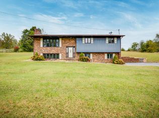 593 Rock Springs Dr, Kingsport, TN 37664