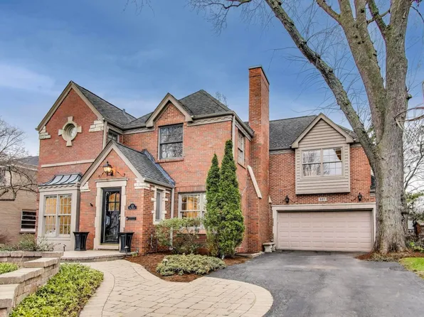 521 E Mayfair Rd, Arlington Heights, IL 60005