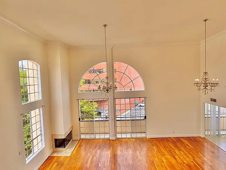 11812 Gorham Ave #Penthouse 1 — Photo 10