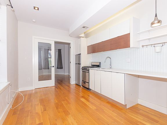 5th image of 64 Saint James Pl APT 4FR