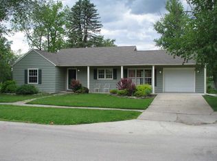 215 E River St, Rockton, IL 61072