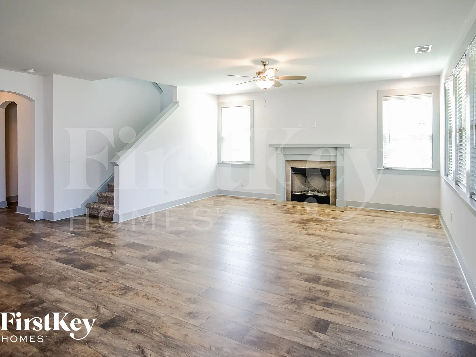3 bed, 2.5 bath, 2917 sqft, $2,960 — Photo 3