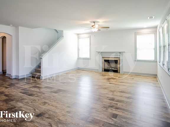 3rd image of 222 Whirlaway Dr