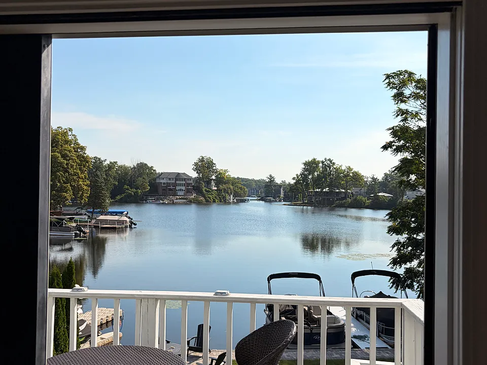 362 Shorewood Ct