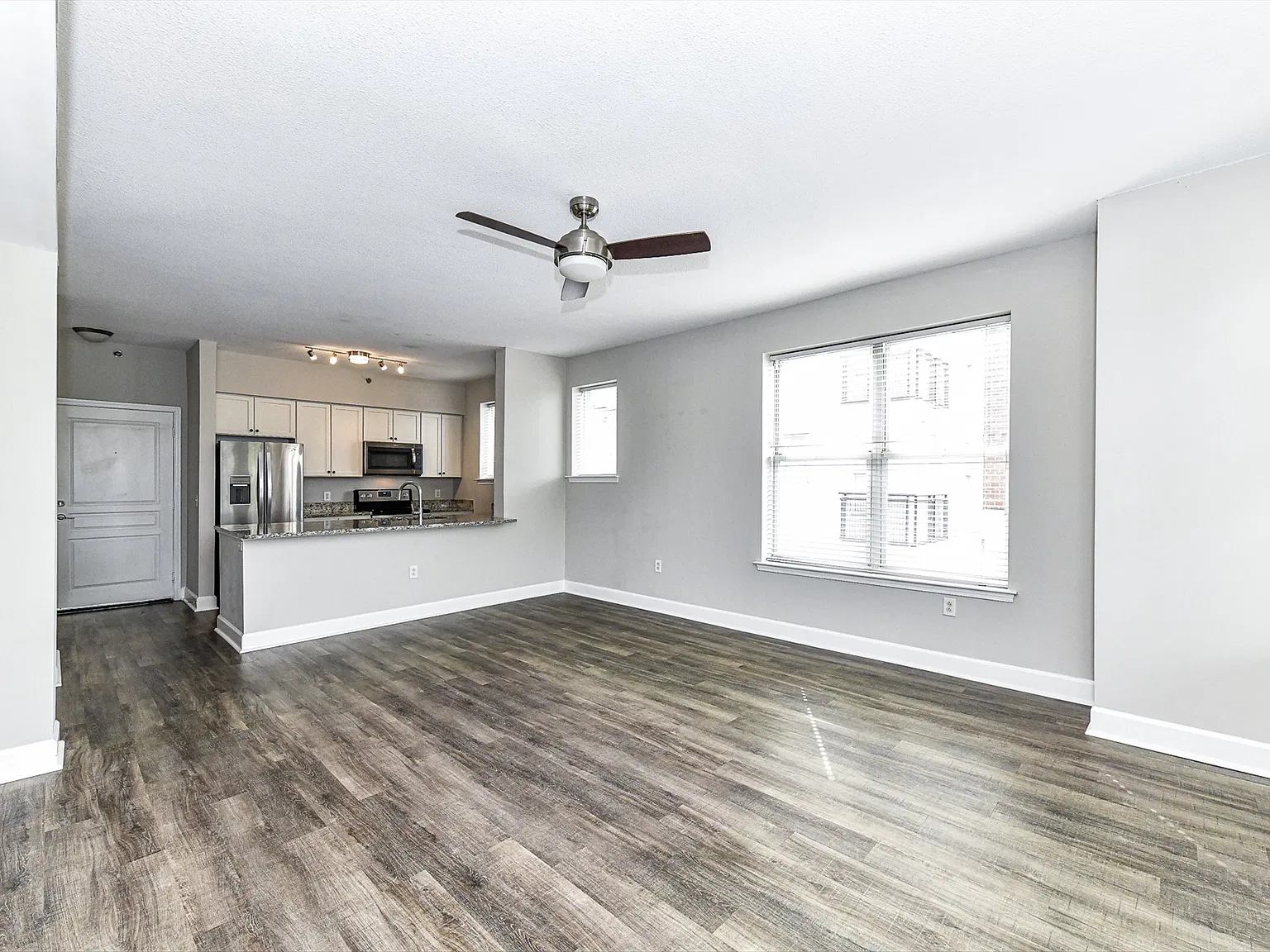 1 bed, 765 sqft, $1,800 — Photo 3